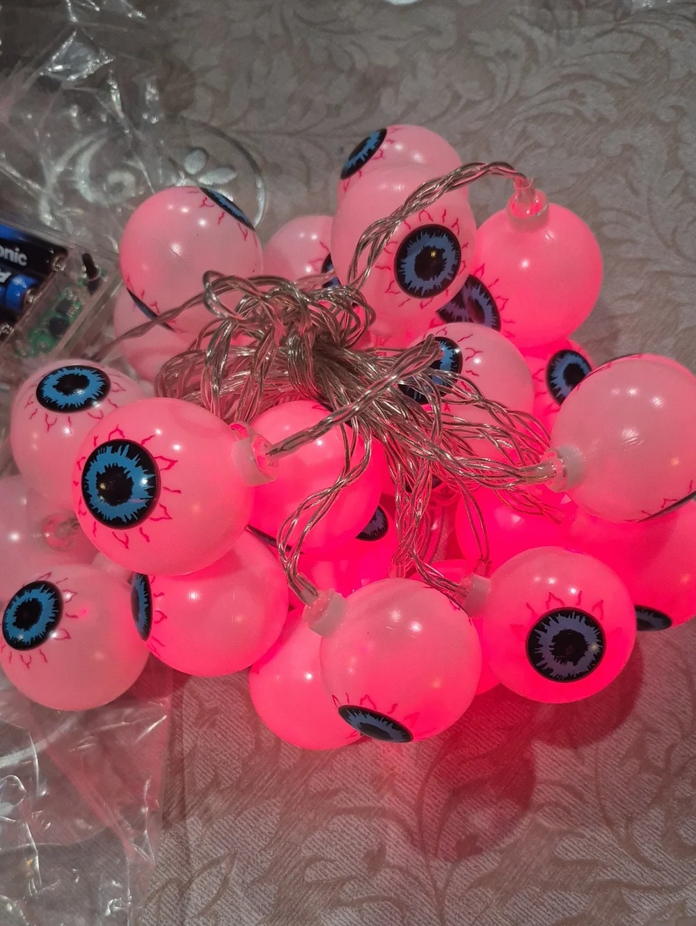 Red Eyeball String Lights – Festive Party & Halloween Decor